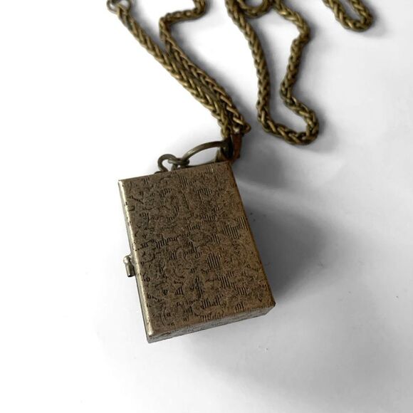 Antique Silver Steampunk Locket Necklace - Picture 5 of 7